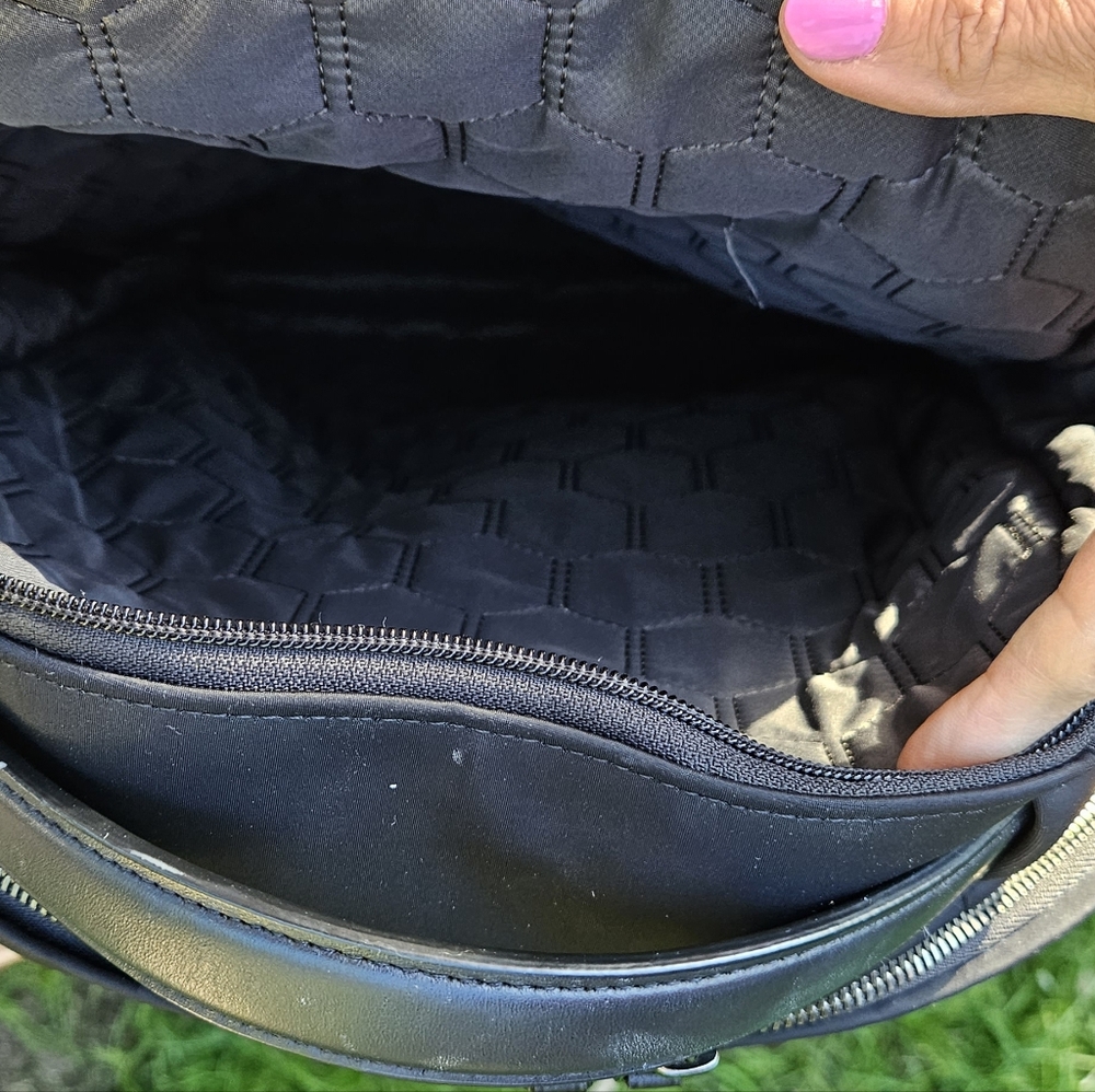 Tumi - Picture 9 of 10